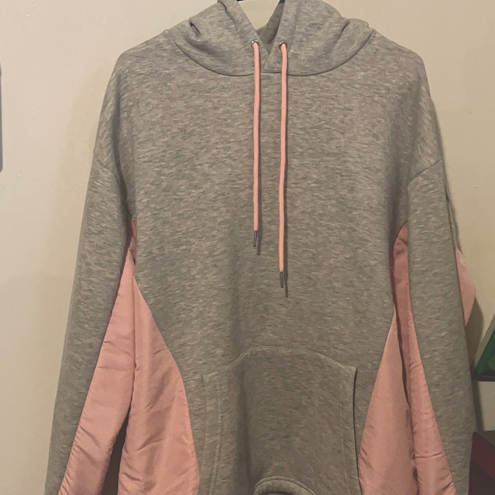 COPY - Rarely worn grey/pink pullover hoodie